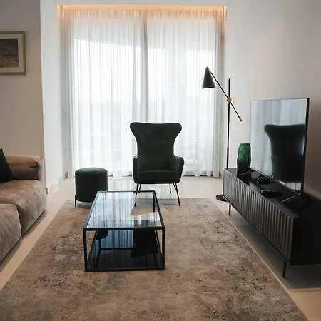 360 Luxury One Bedroom Apartment